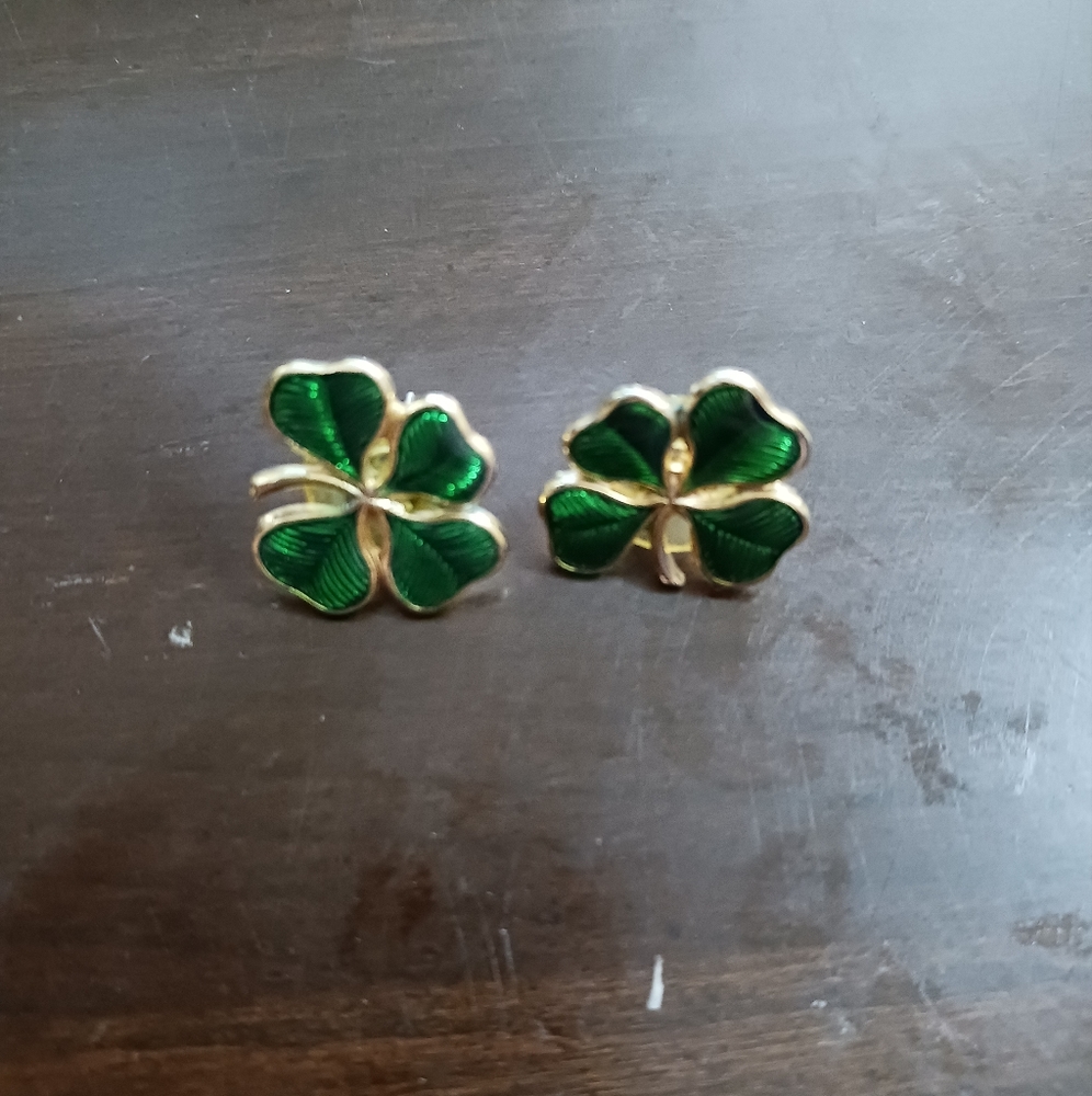Earings
